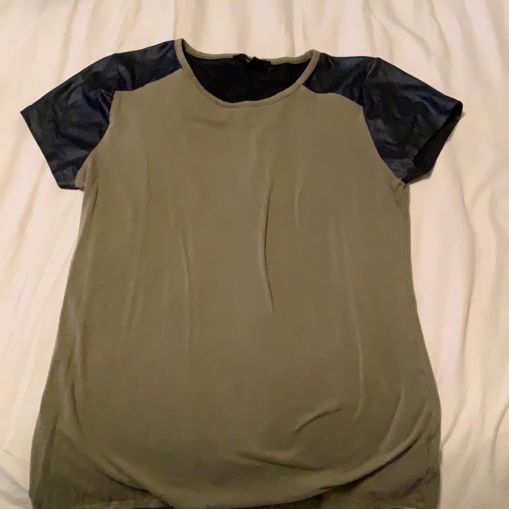 Forever 21 short sleeve shirt